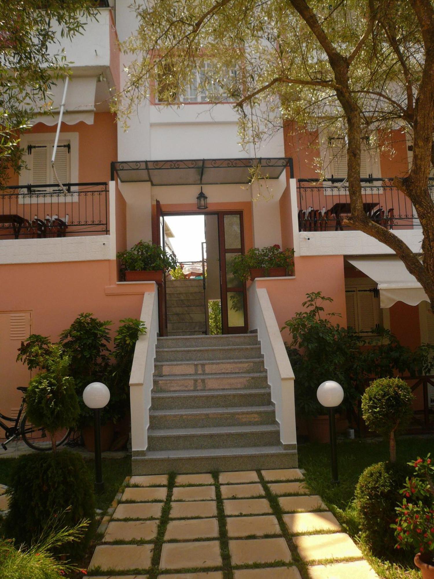ليغيا Hotel Avra المظهر الخارجي الصورة